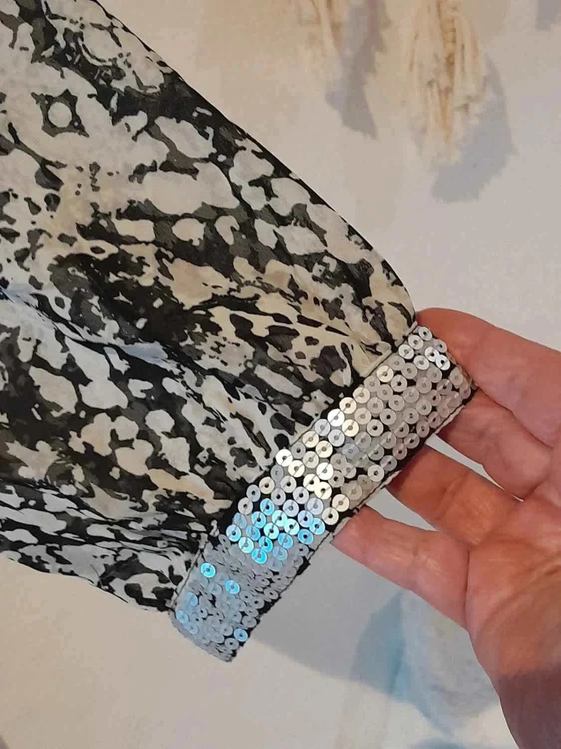 Túnica estampada cinza e preta, tamanho 56, Marca Créaline – photo 6